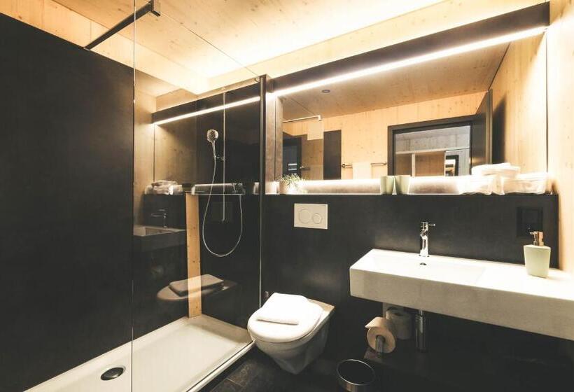 חדר משפחתי, Frutigresort