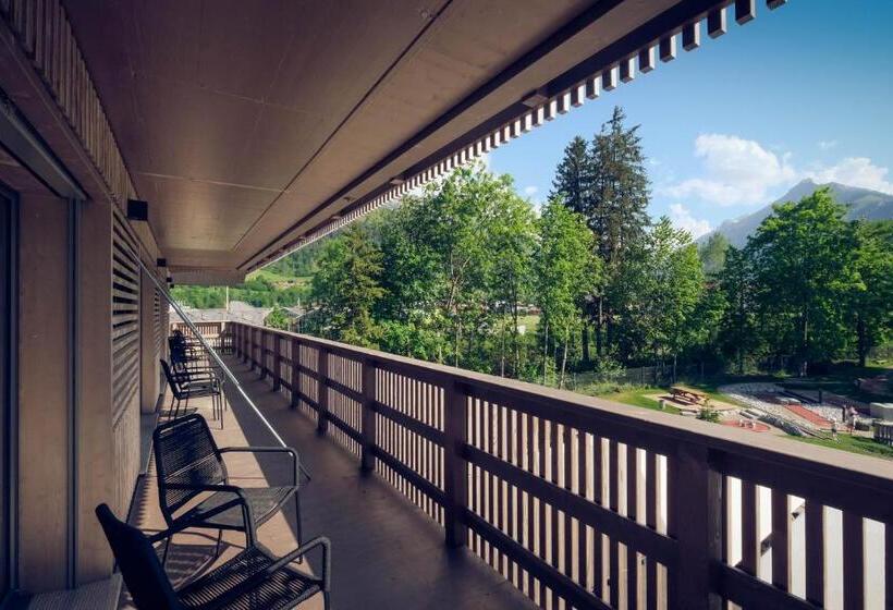 חדר משפחתי, Frutigresort