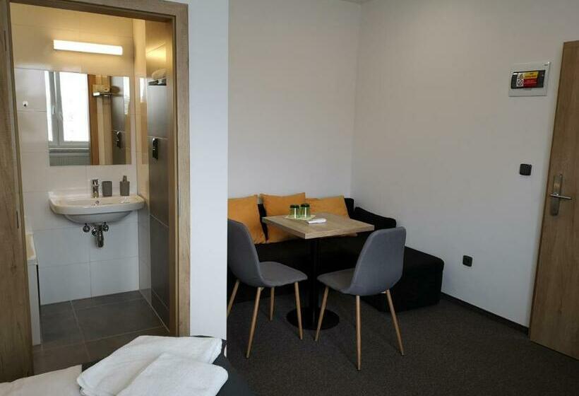 غرفة عائلية, Penzion Don