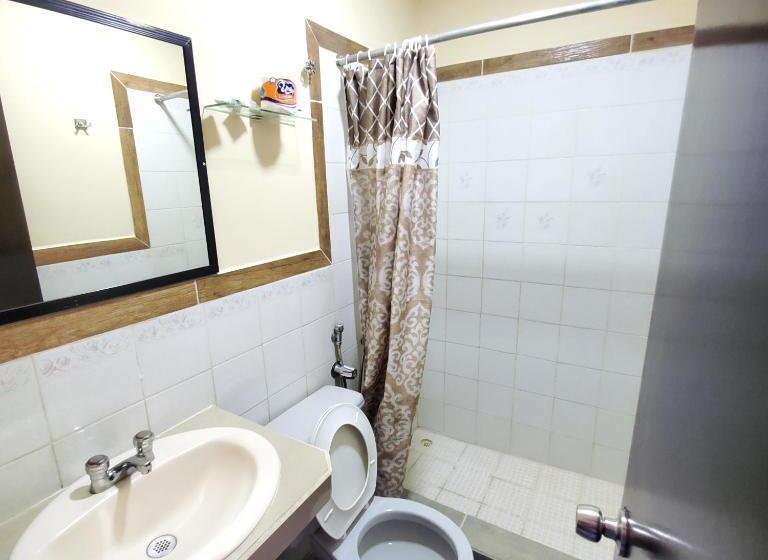 غرفة قياسية, Toledo