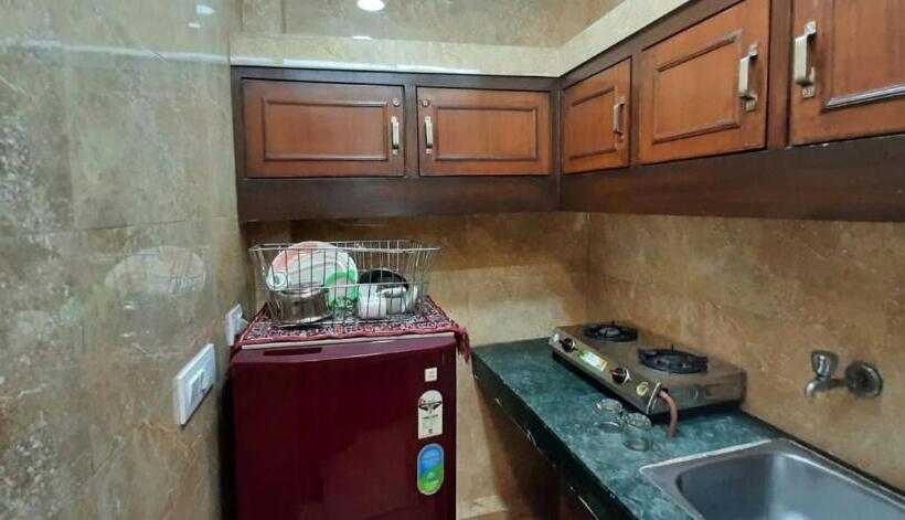 חדר משפחתי, Room In Guest Room Posh S Delhi Foreigners Area, Lajpat Nagar