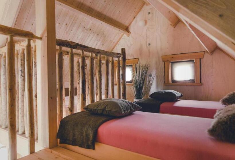 2ベッドルームアパートメント, Tree House