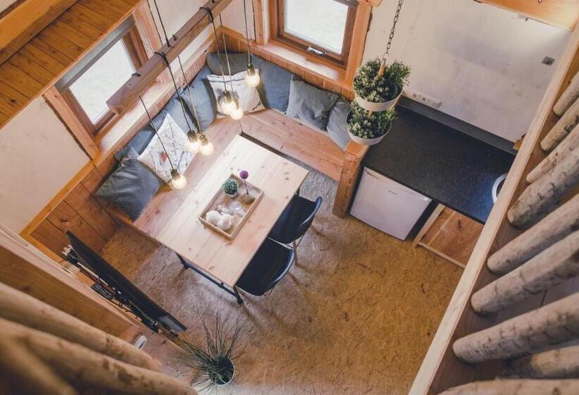 2ベッドルームアパートメント, Tree House