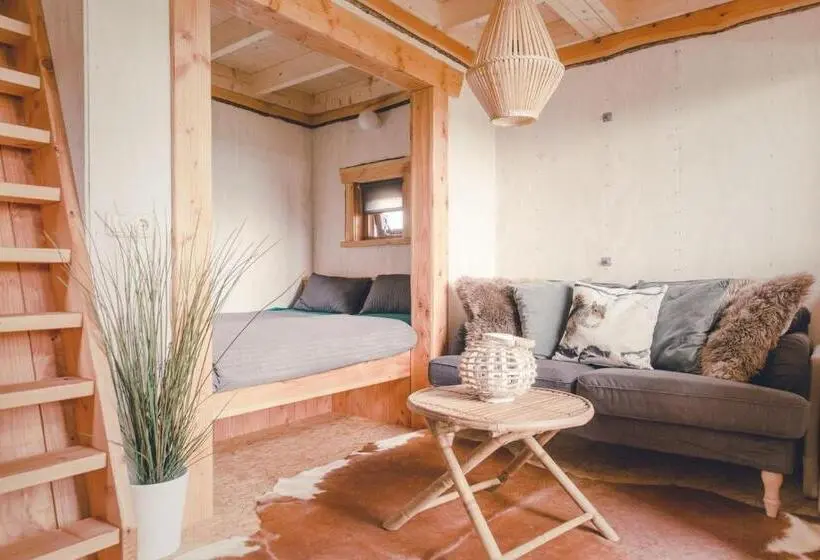 ２ベッドルームアパートメント, Tree House