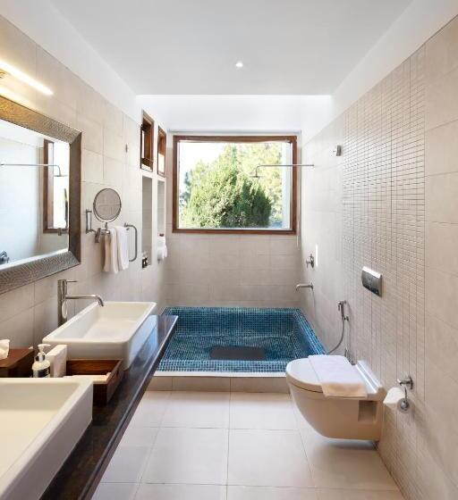 デラックスルーム, Suryavilas Luxury Resort & Spa