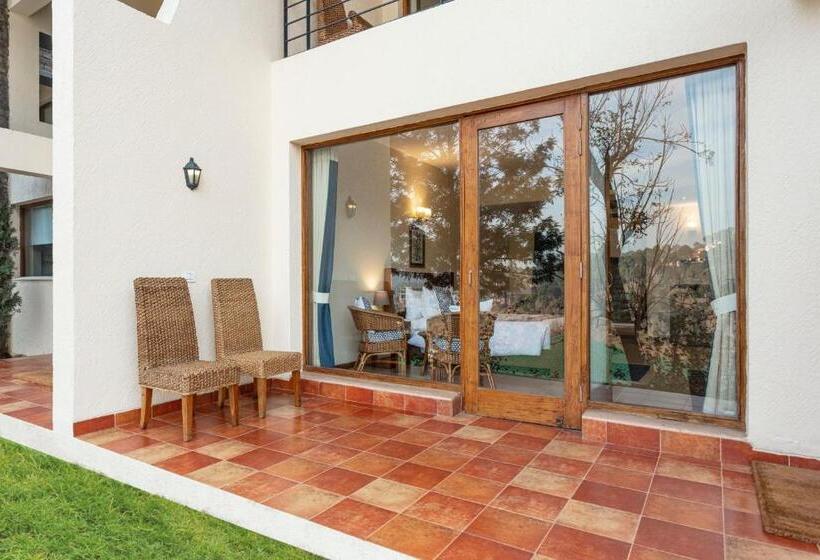 キングサイズベッドのスーペリアルーム, Suryavilas Luxury Resort & Spa