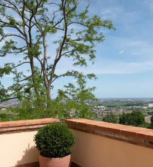 מיטת קינג בסוויטה, Relais Villa Margherita