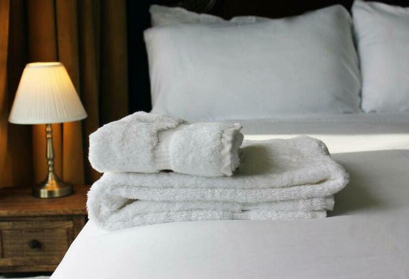 身障者適用キングサイズベッドルーム, Lairds House