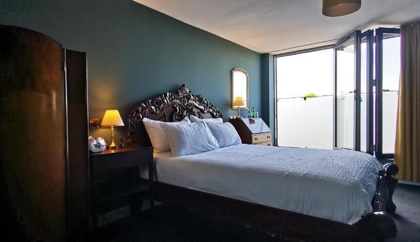 キングサイズベッドのスーペリアルーム, Lairds House