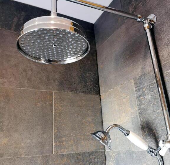 スタンダードルーム, Lairds House