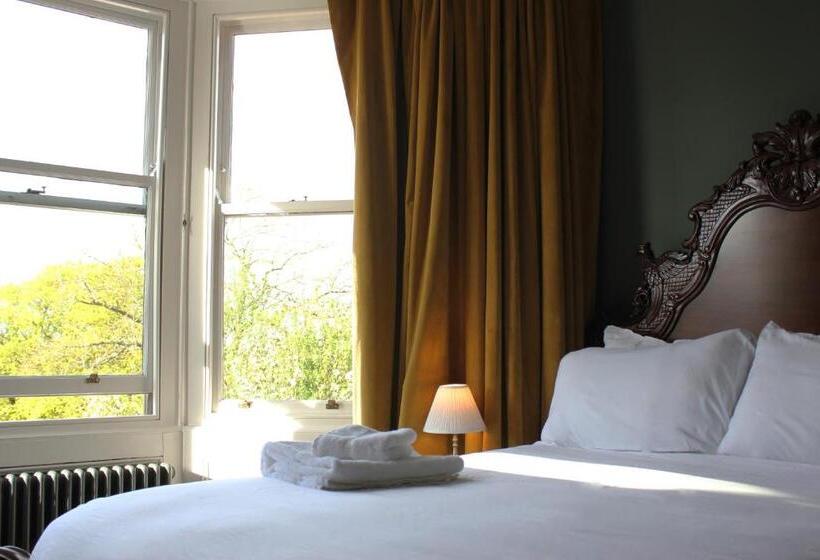 スタンダードルーム, Lairds House