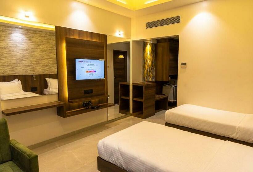 חדר דלוקס, Pratham