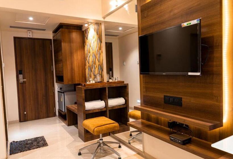 חדר סופריור, Pratham