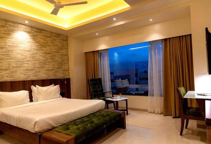 חדר סופריור, Pratham