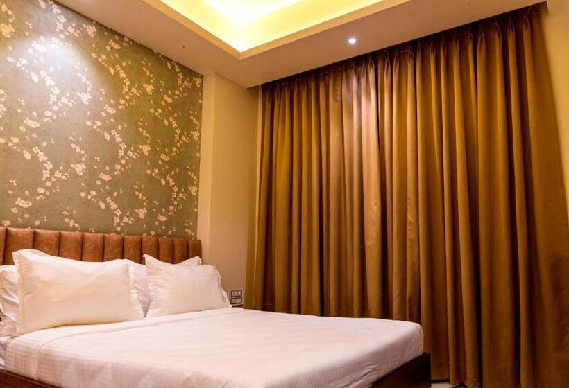 סוויטה, Pratham