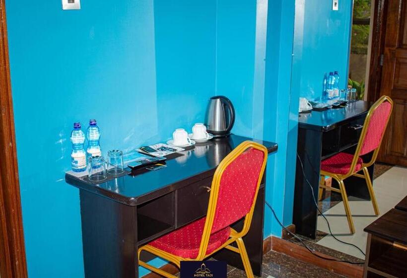 اتاق اکونومی, Taji