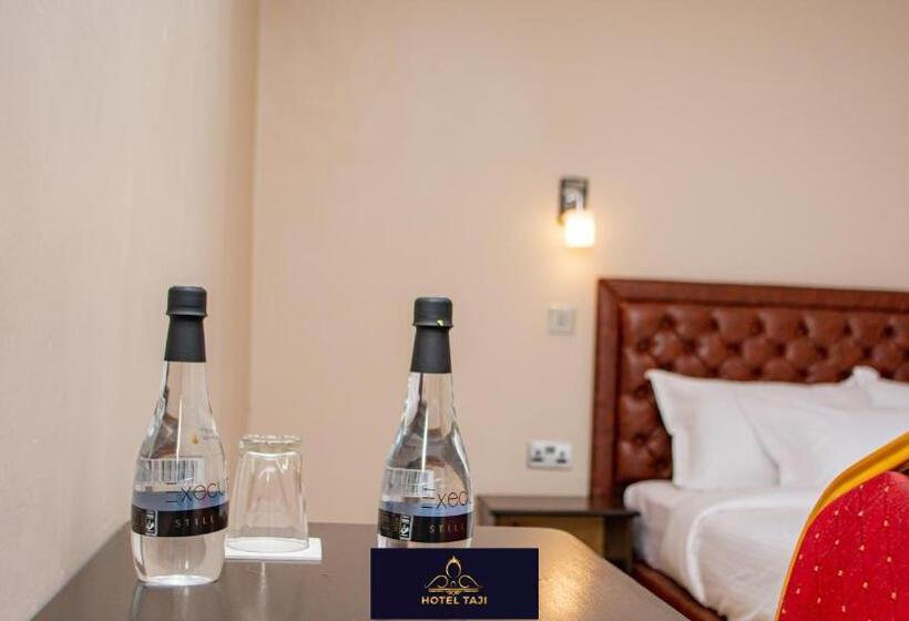 اتاق لوکس, Taji