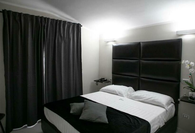 Номер Стандарт, Trionfal