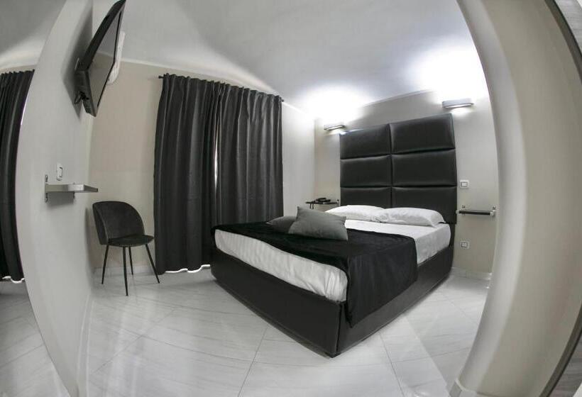 Номер Стандарт, Trionfal