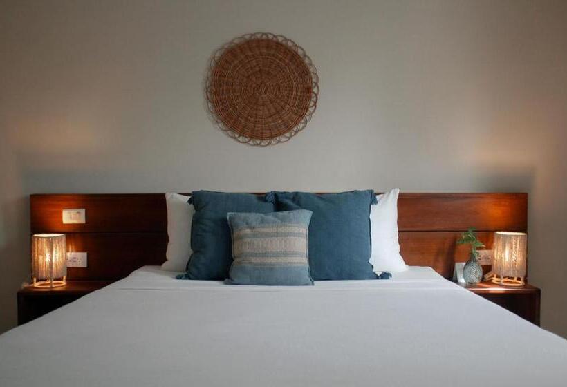 标准间, Noah Beach Hotel & Suites