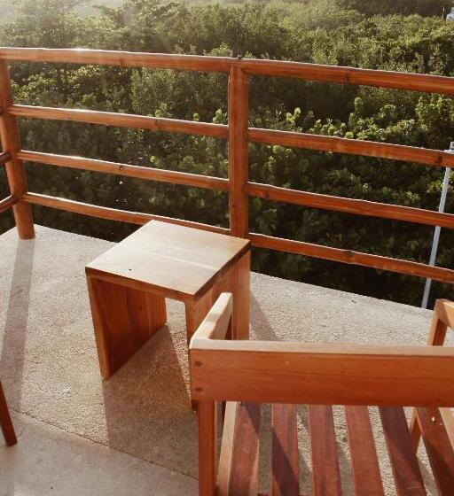 带露台的小型套房, Noah Beach Hotel & Suites