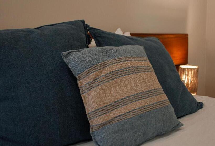 带露台的小型套房, Noah Beach Hotel & Suites