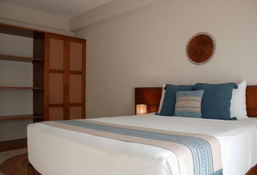 小型套房带阳台, Noah Beach Hotel & Suites