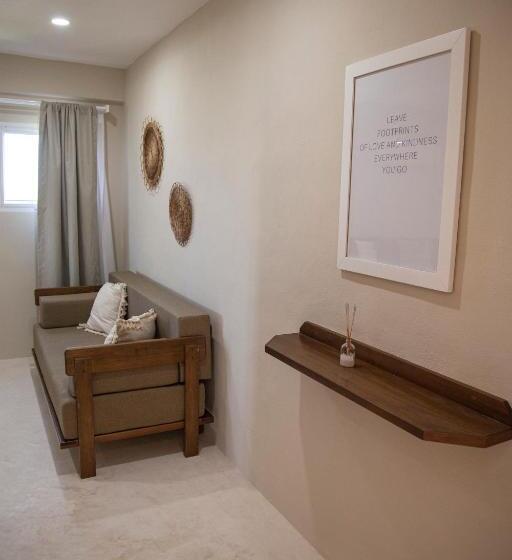 家庭小型套房, Noah Beach Hotel & Suites