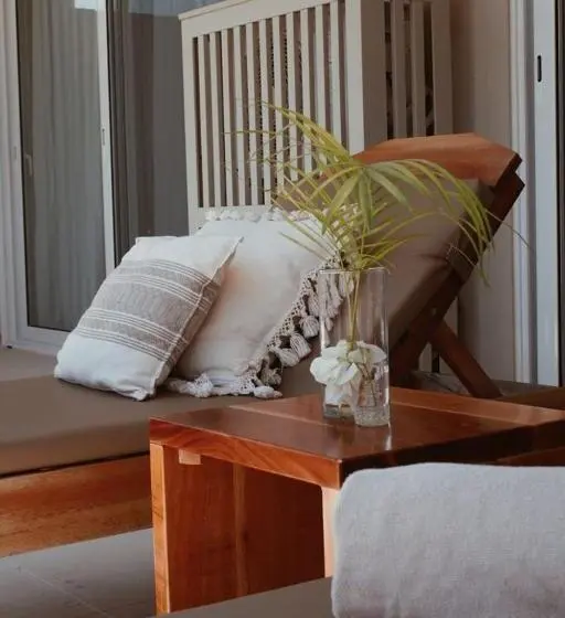 Standard Kolmen Hengen Huone Parveke, Noah Beach Hotel & Suites