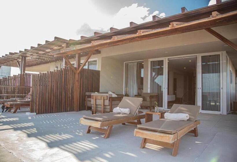 高级套房带海景, Noah Beach Hotel & Suites