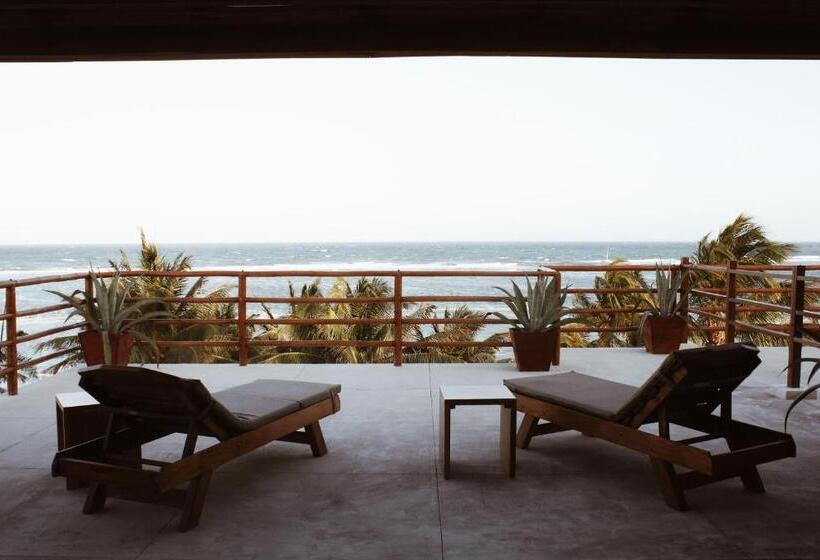 高级套房带海景, Noah Beach Hotel & Suites