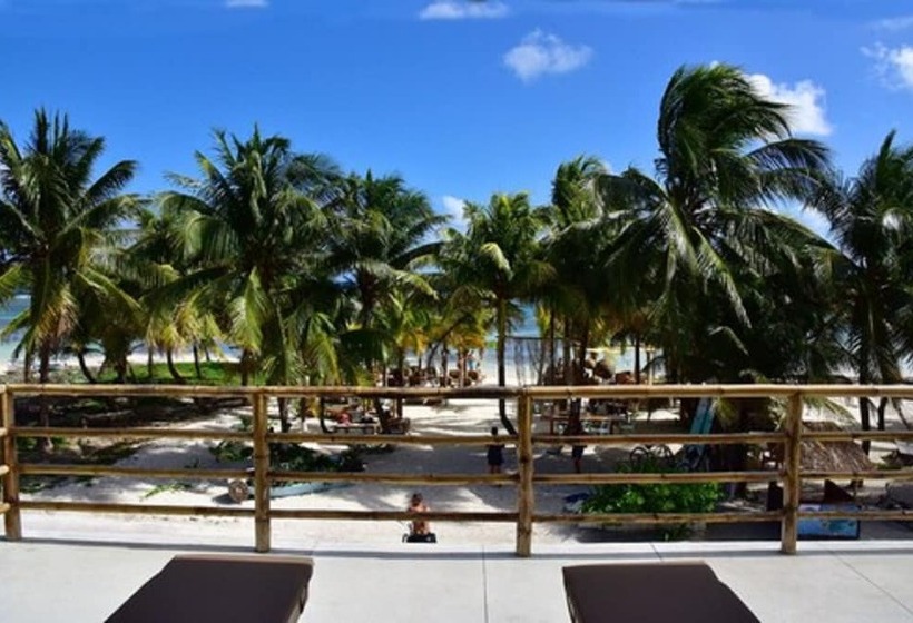 スイート, Noah Beach Hotel & Suites