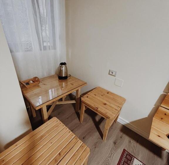 اتاق استاندارد, At Pikotiko S   Korca City Rooms For Rent