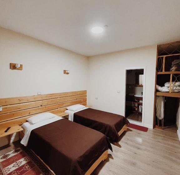اتاق استاندارد, At Pikotiko S   Korca City Rooms For Rent