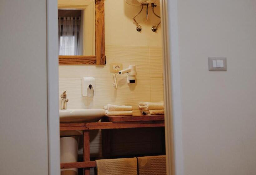 اتاق استاندارد, At Pikotiko S   Korca City Rooms For Rent