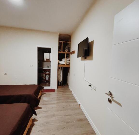 اتاق استاندارد, At Pikotiko S   Korca City Rooms For Rent