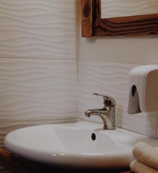 اتاق استاندارد, At Pikotiko S   Korca City Rooms For Rent