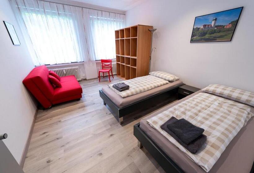 اتاق استاندارد با سرویس بهداشتی مشترک, Stadthaus Seeblick G5   Hostel