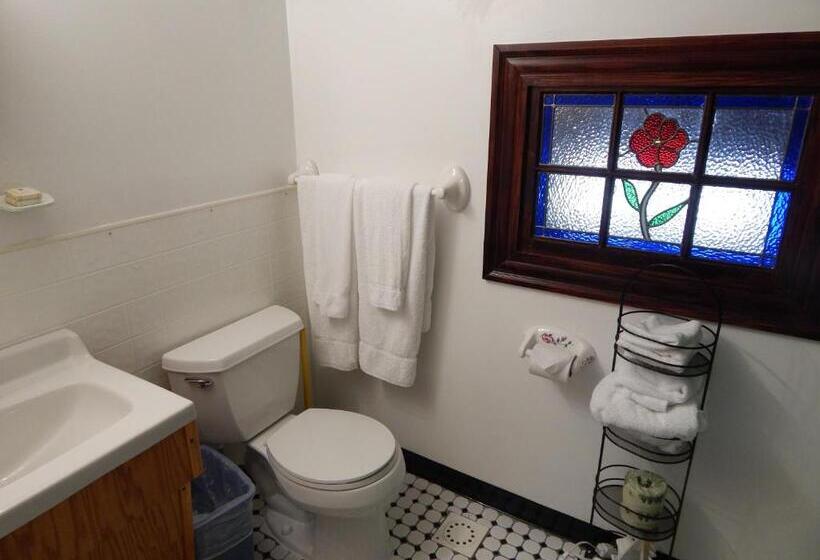 スタンダードルーム, A Friendly Inn At Harvard