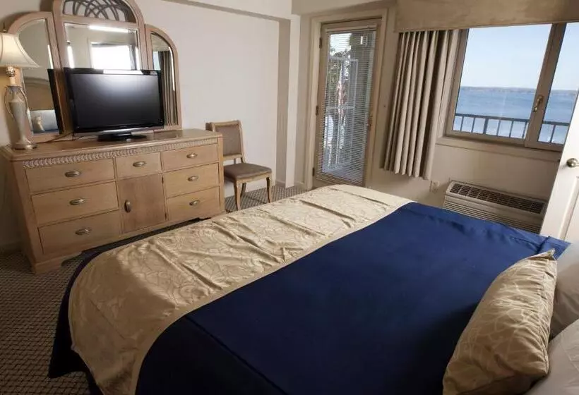 キングサイズベッドのスタンダードルーム, Bella Vista Suites Lake Geneva