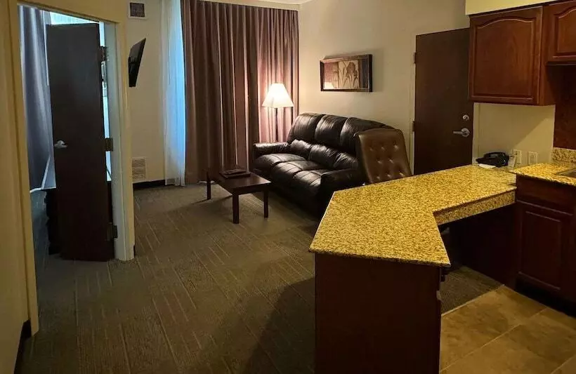 身障者適用スイートルーム, Best Western Plus Hannaford Inn & Suites