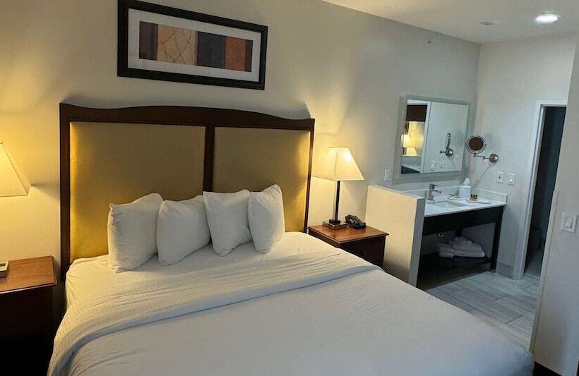 سوئیت برای معلولان, Best Western Plus Hannaford Inn & Suites
