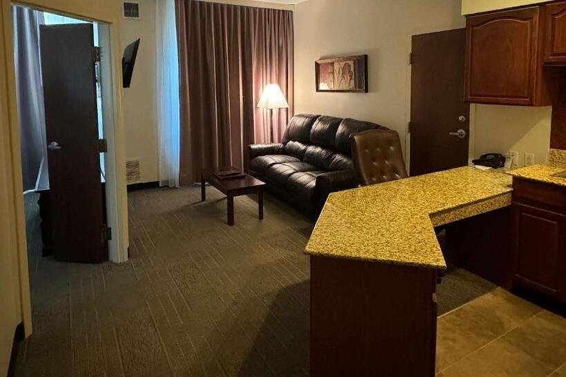 Люкс Адаптированный для Инвалидов, Best Western Plus Hannaford Inn & Suites
