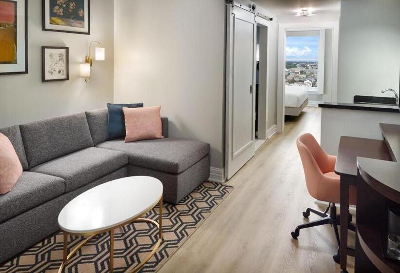 سوئیت با تخت بزرگ, Courtyard By Marriott New Orleans French Quarter/iberville