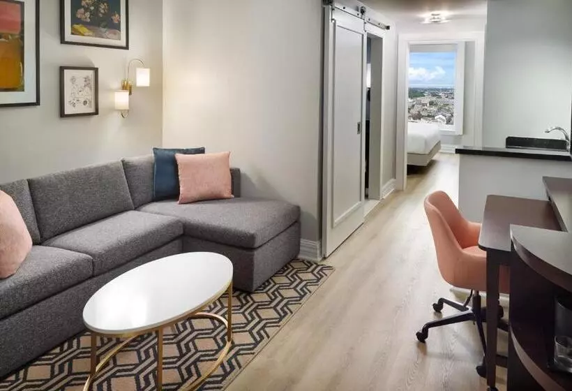 سوئیت با تخت بزرگ, Courtyard By Marriott New Orleans French Quarter/iberville