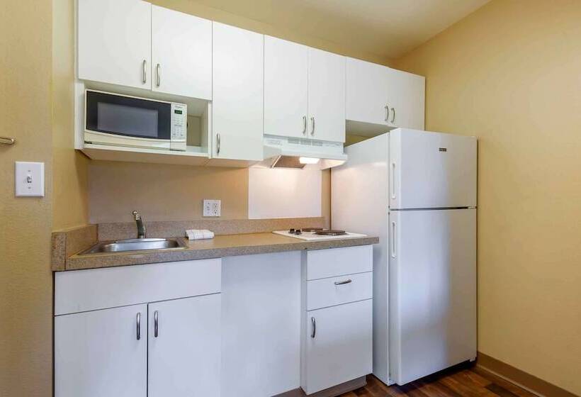 디럭스 스튜디오, Extended Stay America Suites  Piscataway  Rutgers University