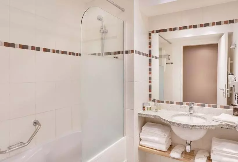 استودیوی لوکس, Fraser Suites Paris La Défense
