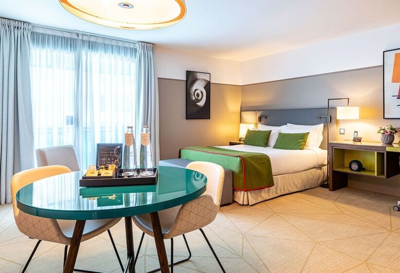 סטודיו דלוקס, Fraser Suites Paris La Défense