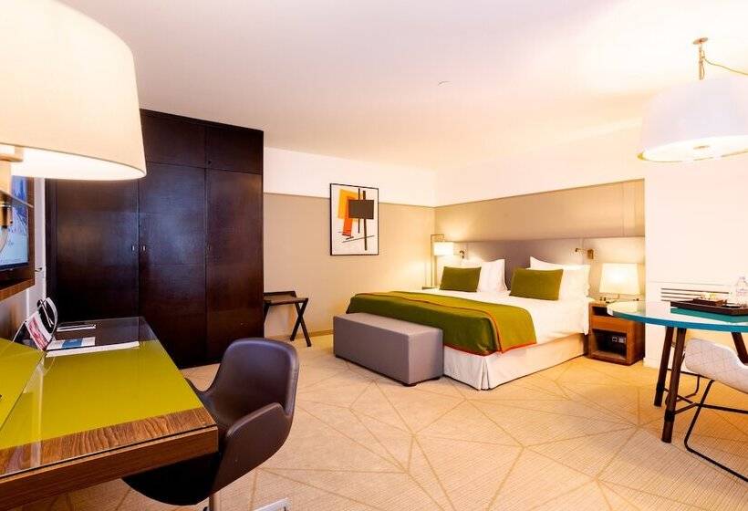 סטודיו דלוקס, Fraser Suites Paris La Défense