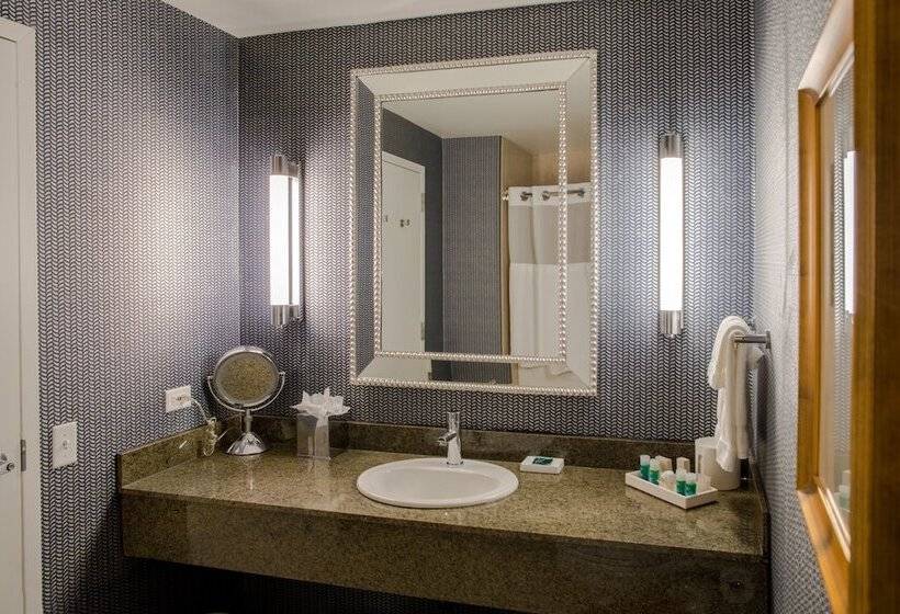 Deluxe Kamer, Kinzie